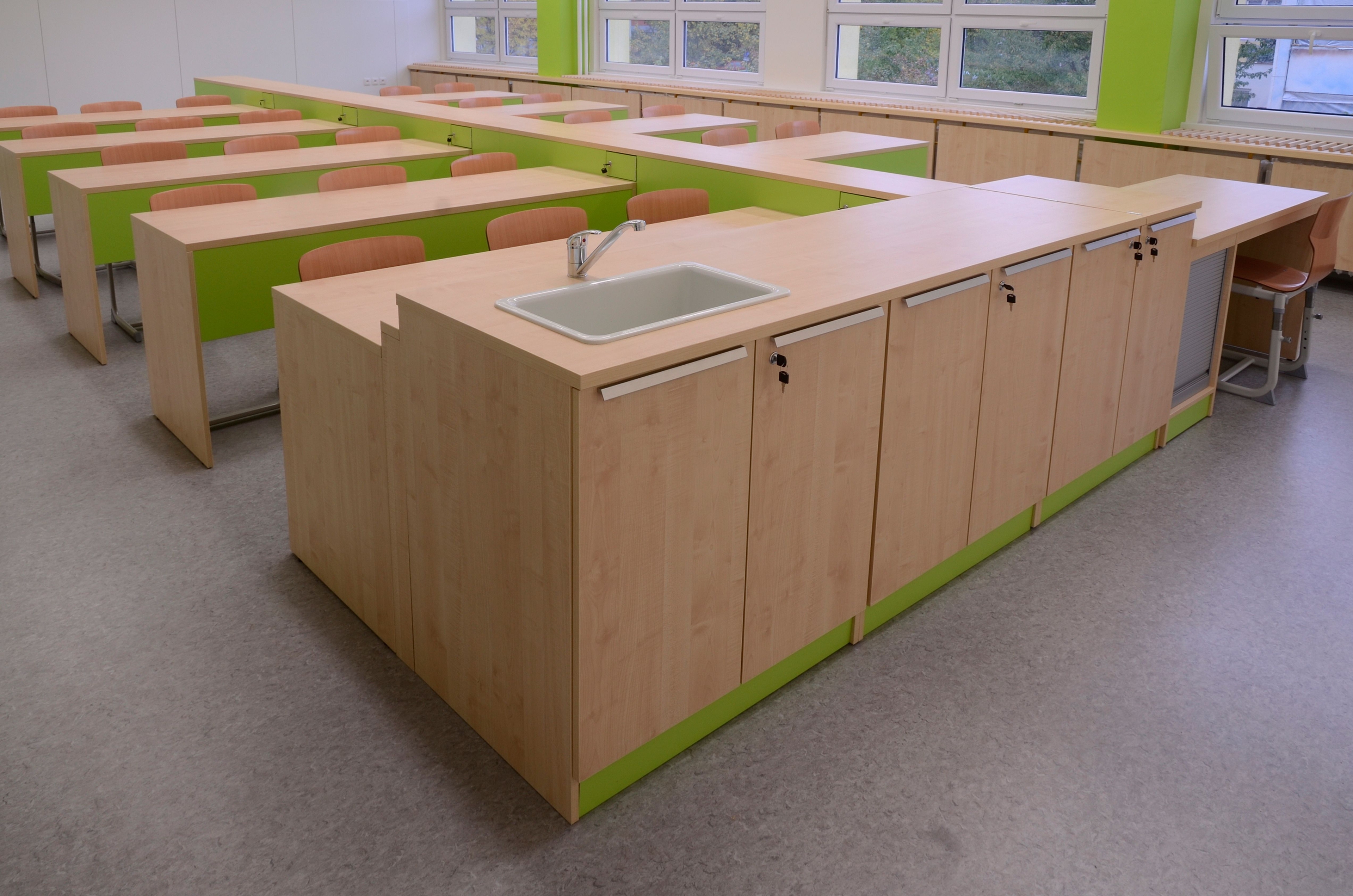 Odborná učebna fyziky České Budějovice školní nábytek ViVA school