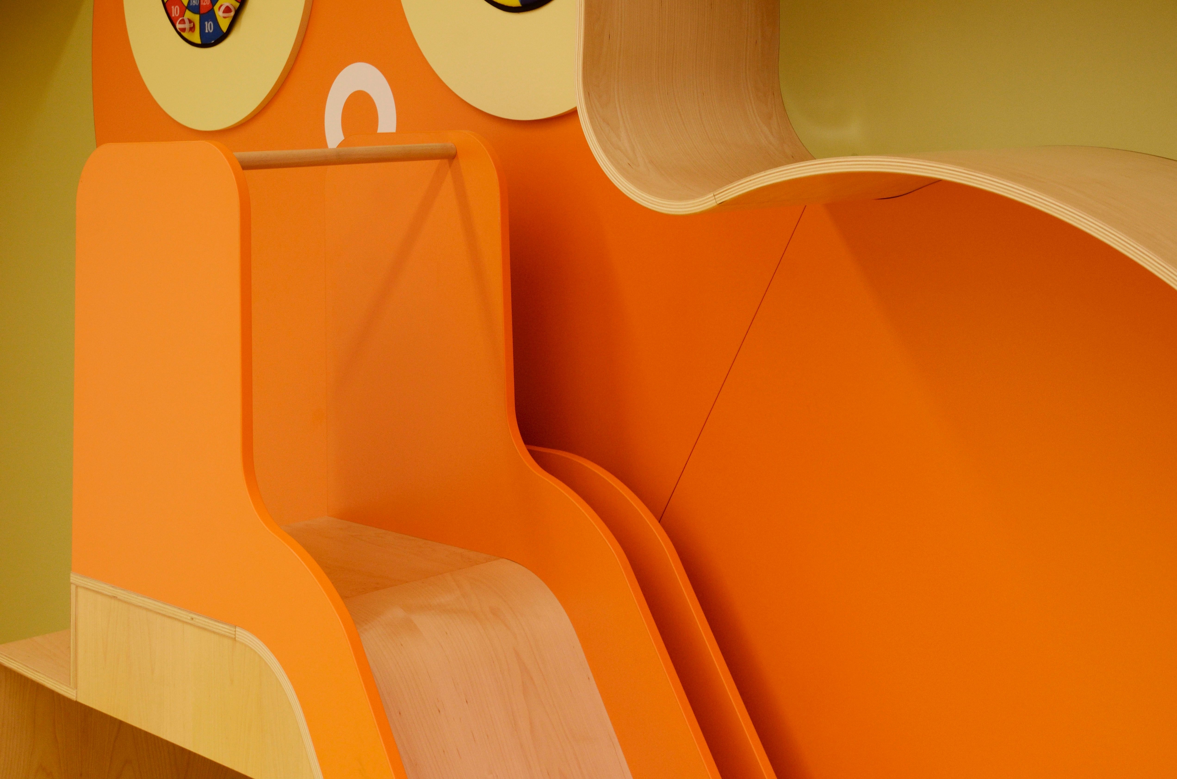 ViVA school Housenka vestavná víceúčelová stěna