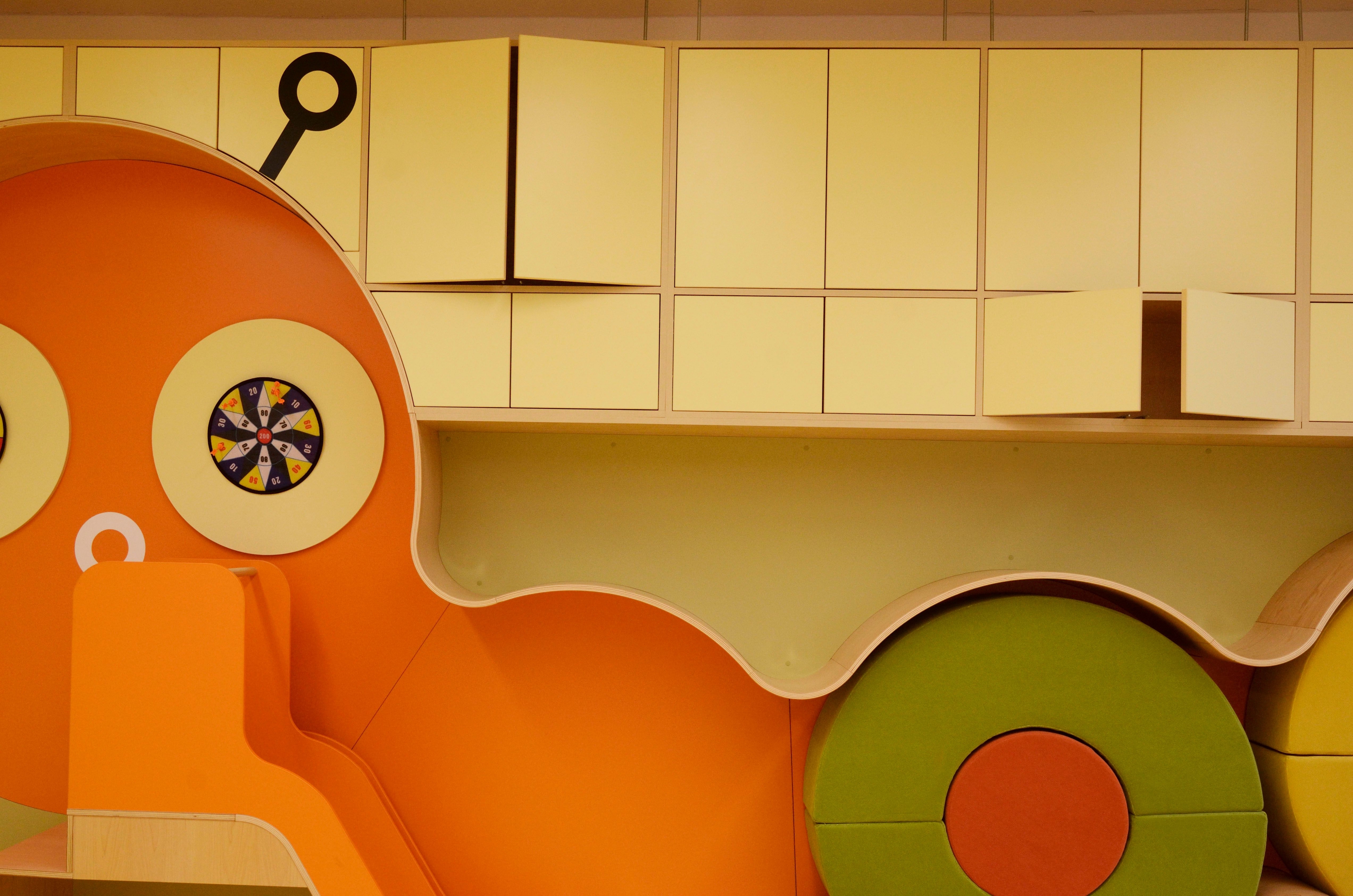 ViVA school Housenka vestavná víceúčelová stěna