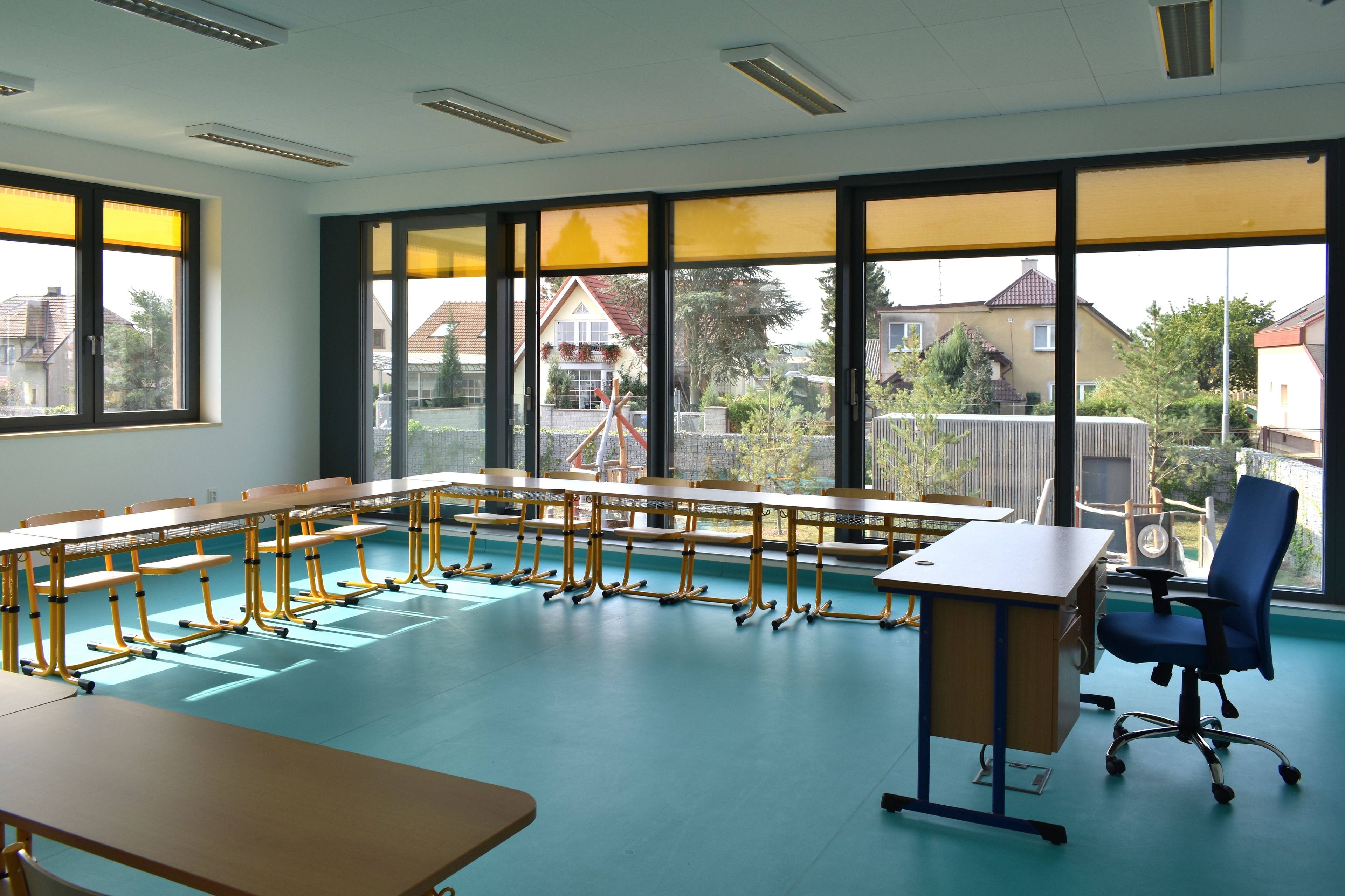 Kmenová učebna Základní škola Újezd u Průhonic vybavená školním nábytkem ViVA school