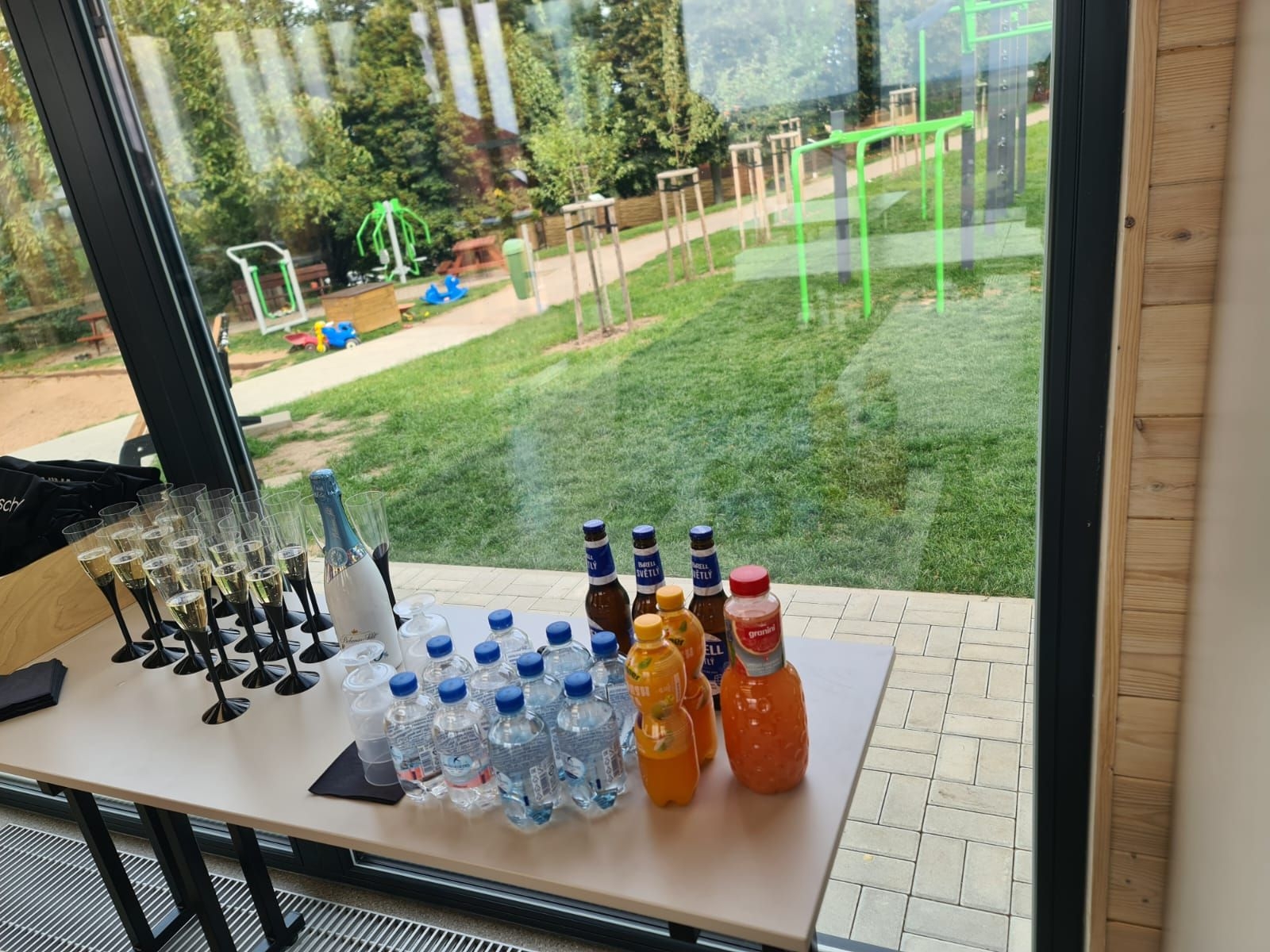 Představení venkovní učebny ViVA VEN občerstvení