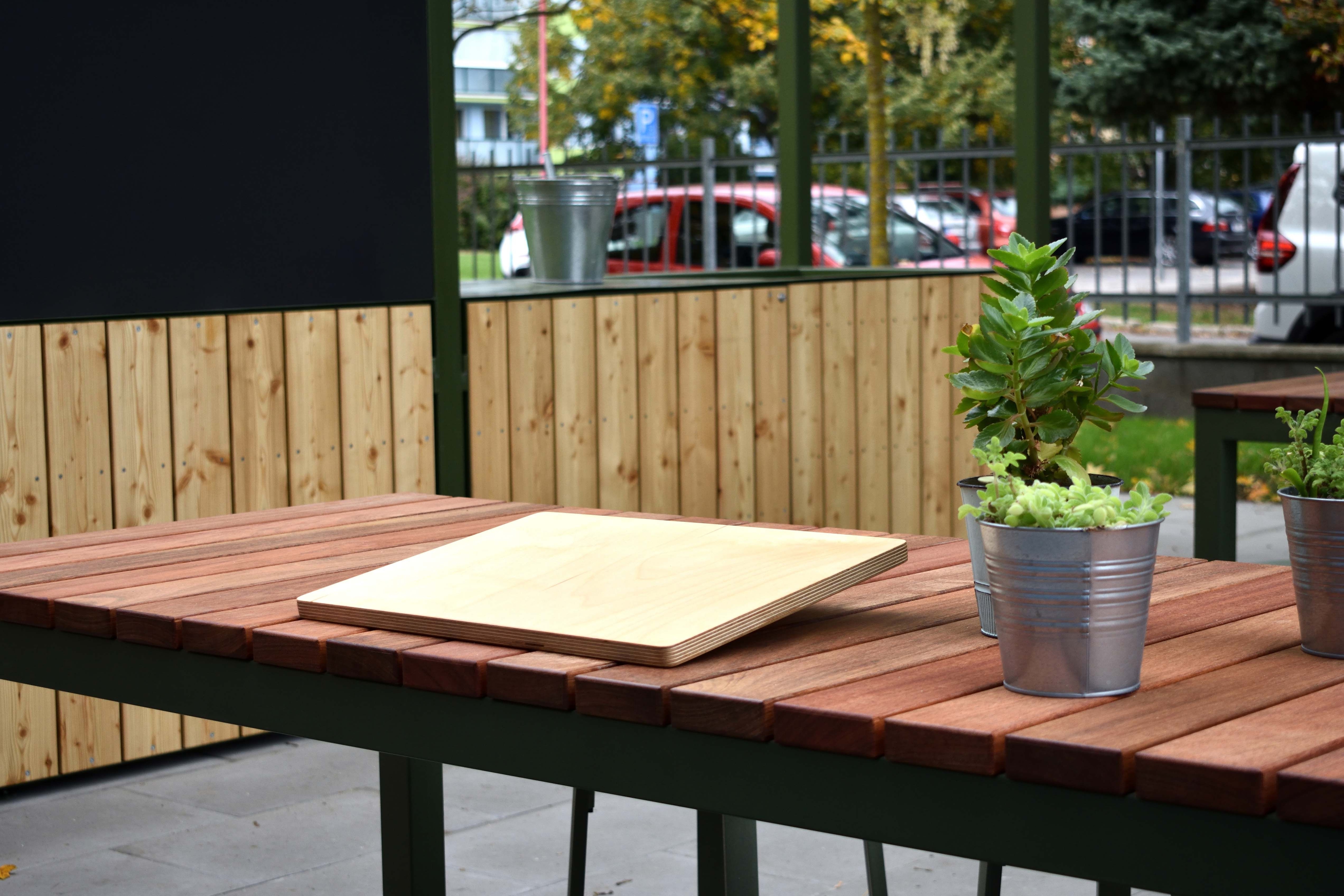 Venkovní učebna Základní škola Poděbrady Detail ViVA BOX